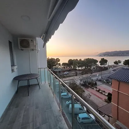 Gjon's Shengjin Apartment *